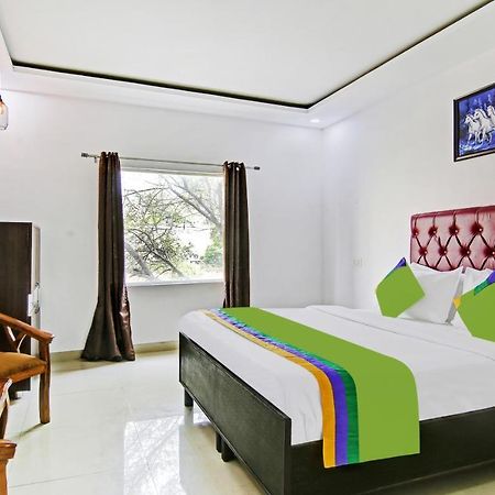 Treebo Royal Empire Adarsh Nagar, Chandigarh Hotel Exterior photo