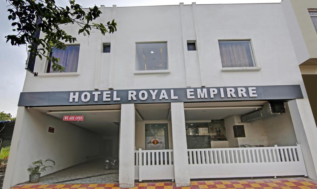 Treebo Royal Empire Adarsh Nagar, Chandigarh Hotel Exterior photo