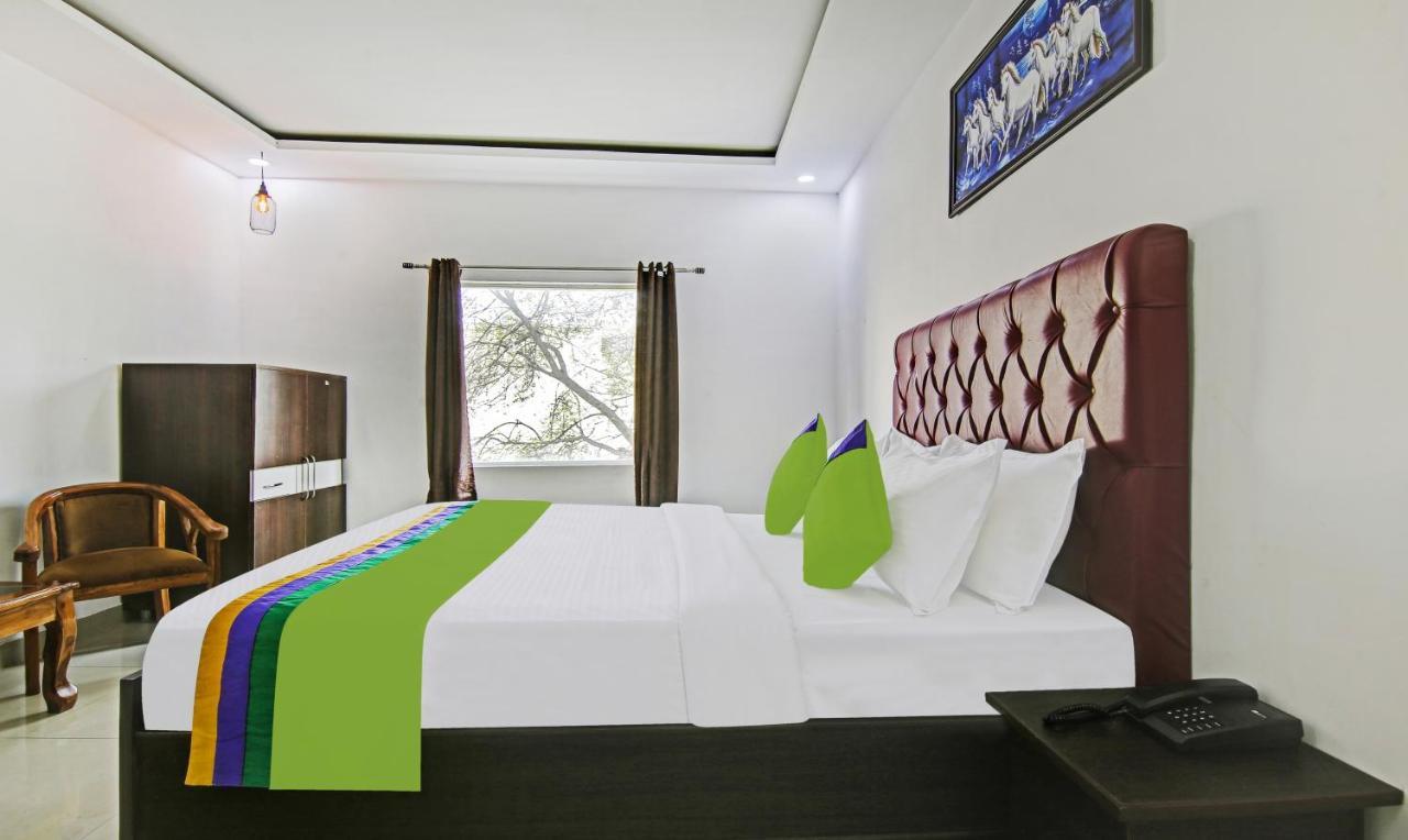 Treebo Royal Empire Adarsh Nagar, Chandigarh Hotel Exterior photo